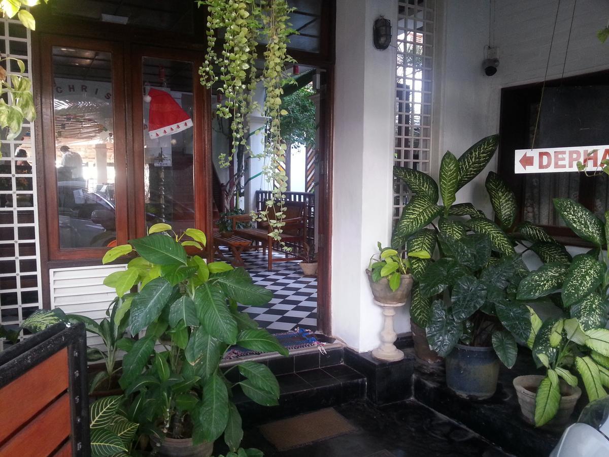 Dephani Beach Hotel Negombo Exterior foto
