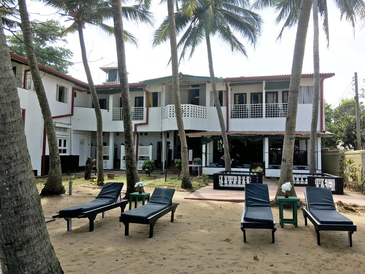 Dephani Beach Hotel Negombo Exterior foto