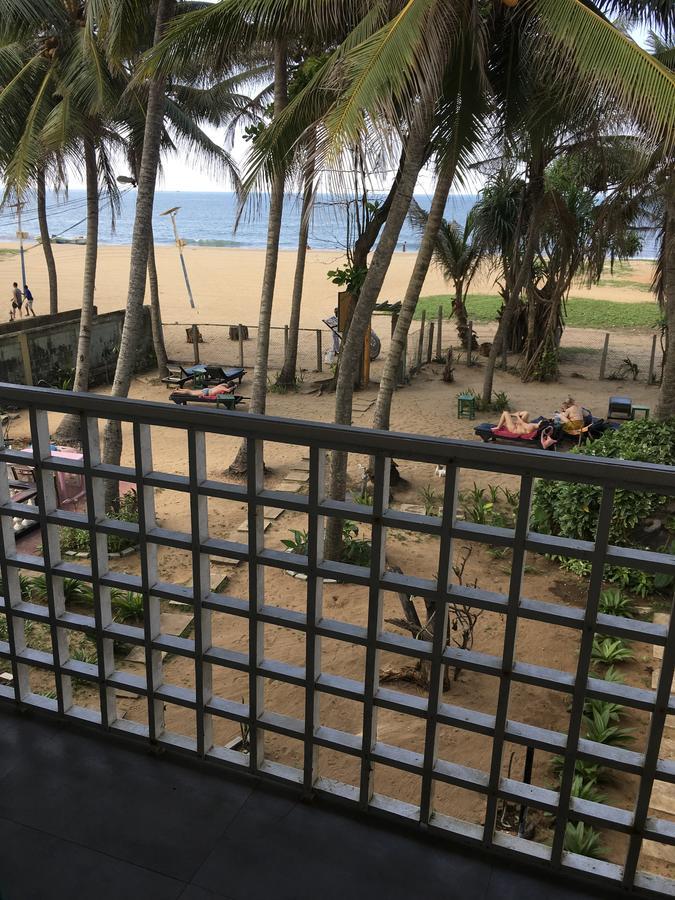 Dephani Beach Hotel Negombo Exterior foto